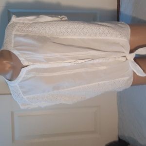 FRENCH LAUNDRY,  WHITE EYELET. TIE/KNOT IN FRONT TOP,  3X